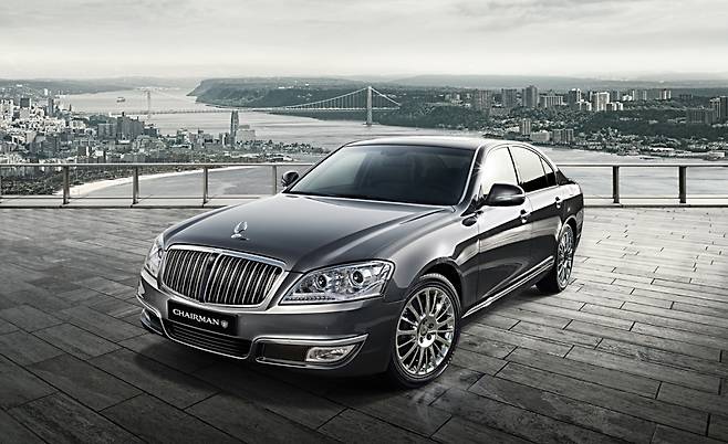 쌍용차 체어맨W 카이저. 체어맨W는 계속 변화하고 있긴 하다.