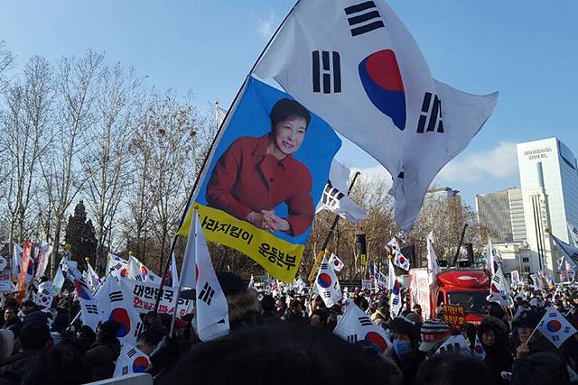 ▲ 11일 오후 서울 시청광장에서 열린 '태극기 집회' 모습. ⓒ프레시안(최하얀)