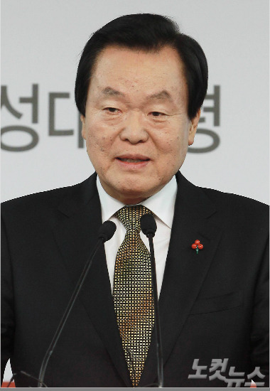 김경재 자유총연맹이 박근혜정부 청와대 언론특보 시절 민원을 해결해주겠다며 뒷돈을 요구한 의혹이 드러나 논란이 일고 있다. (사진=자료사진)