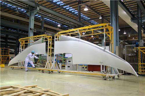 B787 항공기의 연장날개 구조물인 레이키드 윙팁 [대한항공 제공]