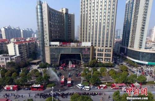 중국 난창시 호텔 화재 현장 [중신망 화면 캡처]