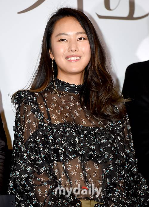 ▲ 윤진서 '속보이는 과감한 시스루룩'