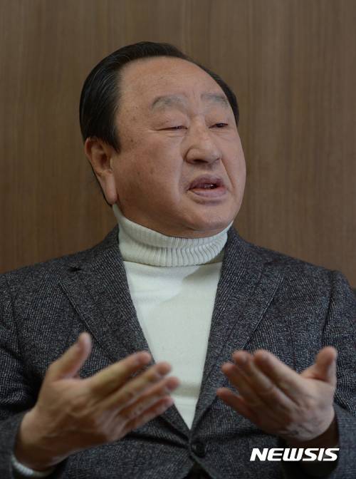 【서울=뉴시스】조수정 기자 = 역술가 백운산 선생이 서울 역삼동에서 뉴시스와 인터뷰 하고 있다.    chocrystal@newsis.com