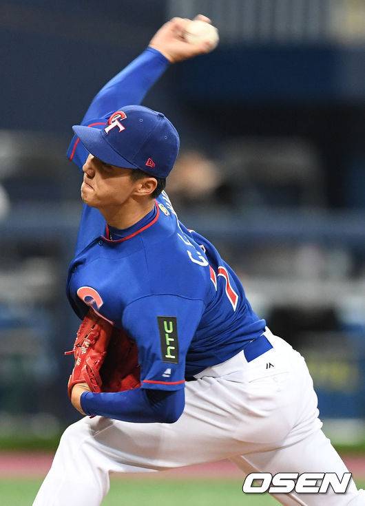 궈진린이 3일 역투하고 있다.