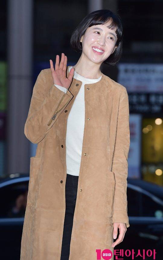 배우 김민정이 6일 오후 서울 영등포구 여의도 한 음식점에서 열린 JTBC ‘맨투맨’ 종방연에 참석하고 있다.