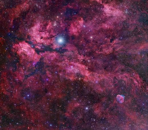백조자리 심장부엔 나비와 초승달이 있다 - APOD / NASA