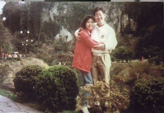 1991년 신혼여행 중인 이재명 성남시장과 부인 김혜경씨. 이재명 캠프 제공