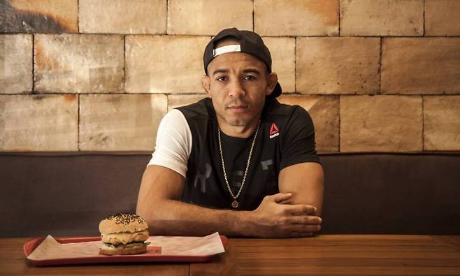 ▲ 조제 알도는 브라질 리우데자네이루에서 햄버거 가게를 운영하고 있다.
