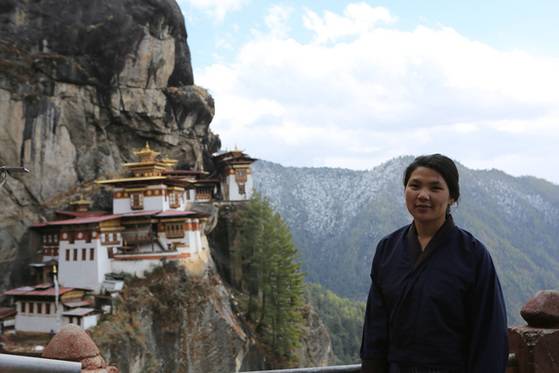 부탄의 성지 탁상 곰파에서 만난 남겔 람.