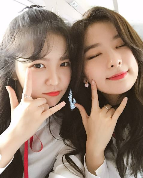 그룹 레드벨벳 멤버 슬기X예리 귀요미 투샷