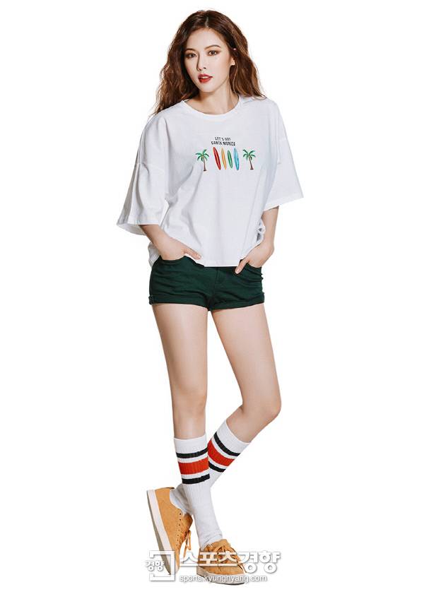 가수 현아 여름 화보. 사진 연승어패럴