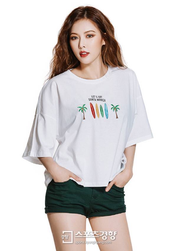 가수 현아 여름 화보. 사진 연승어패럴