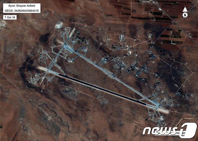 크루즈미사일 정밀타격에 초토화된 시리아 공군기지 @AFP=뉴스1