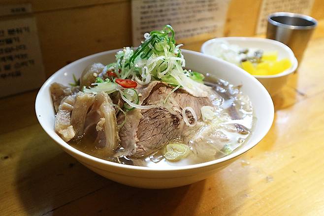 차돌, 양지, 힘줄 쌀국수 9,500원.