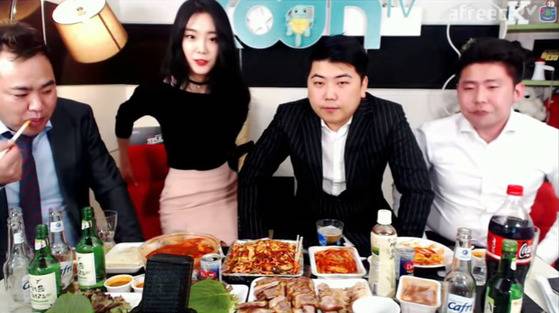아프리카TV 인기 BJ 지코, 타미미, 최군, 철구 (왼쪽부터) [사진 유튜브 철구 채널 영상 캡처 (철구형)]