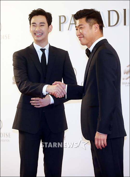 [★포토]악수하는 김수현-전필립 회장