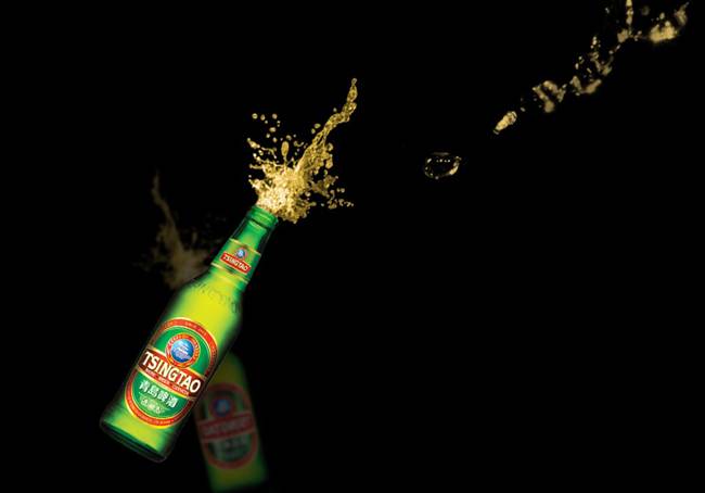 연태고량주는 그냥 마셔도 좋지만 유명한 중국 맥주 "칭다오"에 섞어 먹어도 좋다. 연태고량주의 달콤한 맛과 칭다오의 청량함이 잘 어울린다./사진=칭다오 공식 홈페이지 캡처