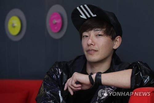 (서울=연합뉴스) 강민지 기자 = 일본 밴드 스파이에어의 보컬 이케가 28일 오후 서울 서초구 소니뮤직코리아에서 연합뉴스와의 인터뷰에 앞서 포즈를 취하고 있다. 2017.4.28      mjkang@yna.co.kr