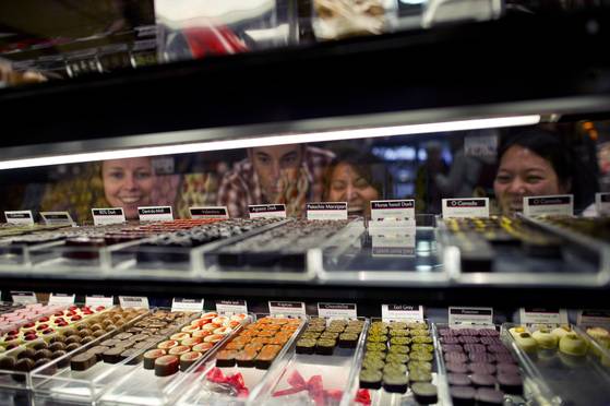 밴쿠버에서는 현지인들이 즐겨 찾는 맛집을 탐방하는 푸드투어가 인기다.