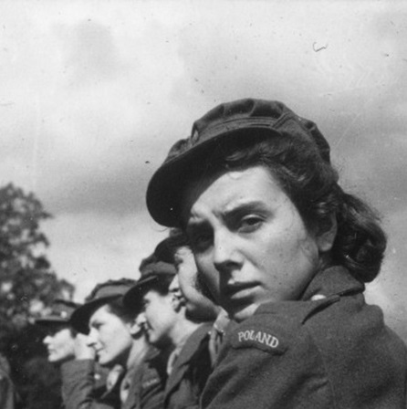 폴란드의 근성에는 남녀가 따로 없다. 2차 세계대전 당시 폴란드 여군
