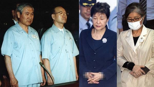 This composite file photo shows former President Park Geun-hye (2nd from R) and her confidante Choi Soon-sil (far R) as they enter a courtroom at the Seoul Central District Court on May 23, 2017, to stand trial over a string of corruption charges. The photo on the left shows former President Chun Doo-hwan (2nd from L) and former President Roh Tae-woo (far L) on Aug. 26, 1996, in prison uniforms in the same courtroom being tried on numerous counts of insurgency, graft and murder. (Yonhap)