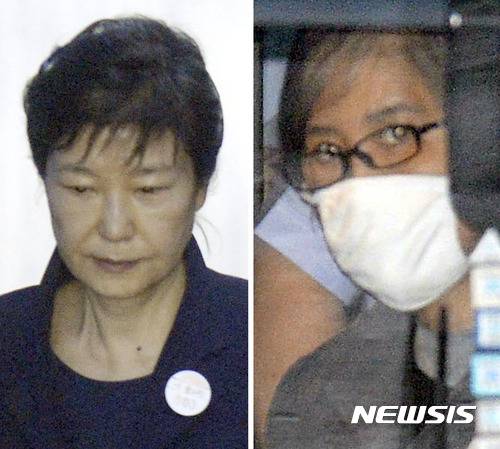 【서울=뉴시스】최동준 기자 = 최순실 씨와 공모해 뇌물을 받거나 약속한 혐의로 구속 기소된 박근혜(왼쪽) 전 대통령과 비선 실세 최순실(오른쪽) 씨가 30일 오전 호송차에서 내려 서울 서초구 서울중앙지방법원 법정으로 향하고 있다. 2017.05.30.   photocdj@newsis.com