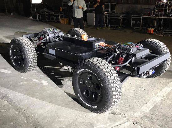 사륜독립제어 인휠모터가 탑재된 모헤닉 게라지스 Ms 플랫폼. 삼성SDI 전기차용 배터리가 탑재됐다. (사진=지디넷코리아)