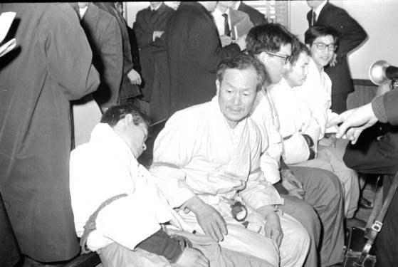 재일교포 본국유학생을 중심으로한 학원간첩단 사건 항소심 판결 모습.