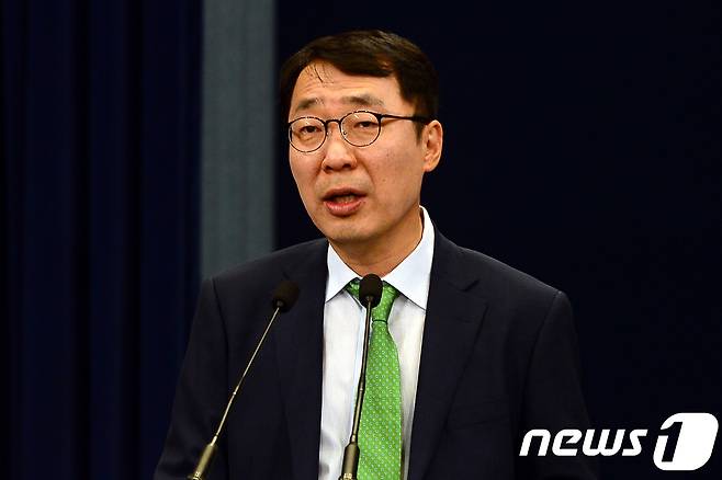 윤영찬 청와대 국민소통수석..2017.6.8/뉴스1 © News1 이광호 기자