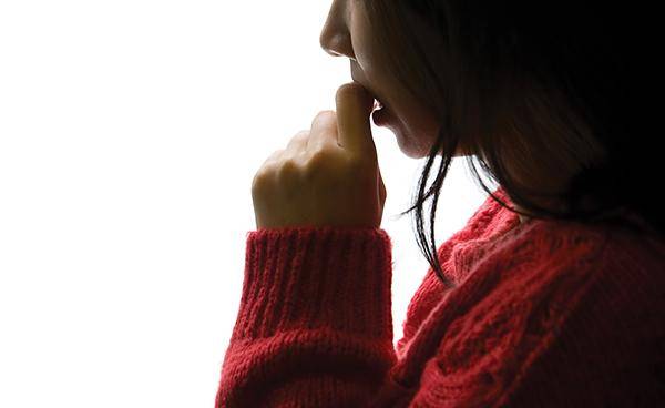 [헬스조선]공황장애는 평소에는 멀쩡하지만, 발작이 나타나면 극심한 불안감과 호흡곤란, 떨림 등의 증상을 호소한다/사진=헬스조선DB