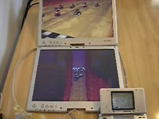 NDS를 초대형 기기로 개조한 사례