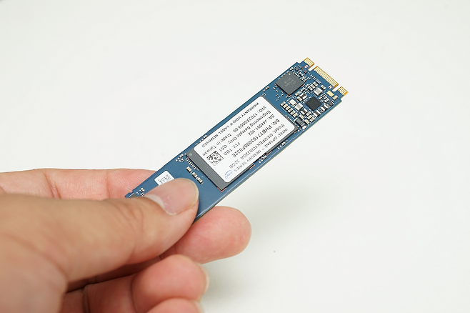 인텔 옵테인 메모리.