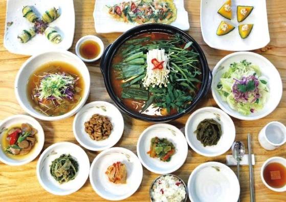 남양주시 봉바위의 털러기 묵밥과 매운탕 [사진 농촌진흥청]