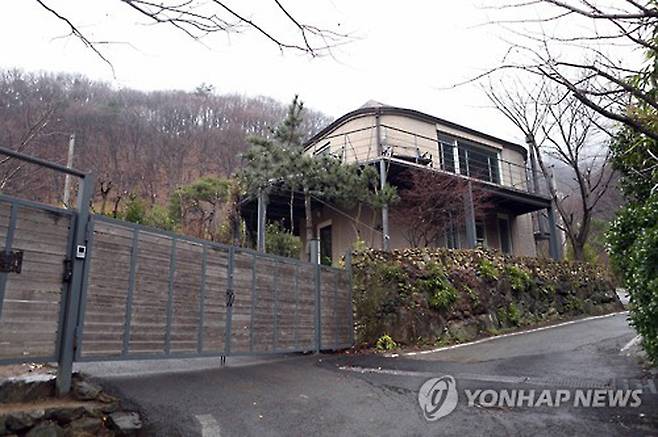 경남 양산에 위치한 문재인 대통령의 사저. /출처=연합뉴스