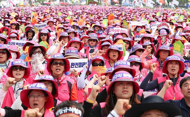 [단독] 공공부문 비정규직, 이르면 9월부터 정규직화 돌입