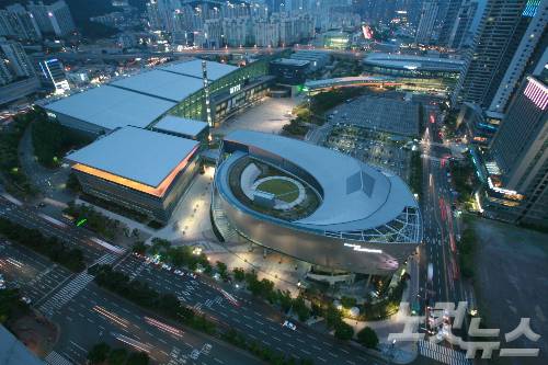 벡스코 야간 전경(사진=자료사진)