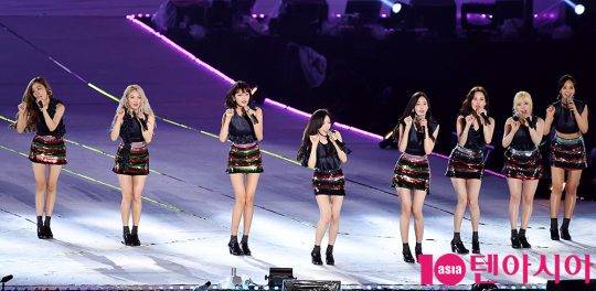 그룹 소녀시대(태연, 써니, 효연, 티파니, 유리, 수영, 윤아, 서현)가 8일 서울시 마포구 상암동 월드컵 경기장에서 열린 ‘SM타운 라이브 월드 투어 VI 인 서울(SMTOWN LIVE WORLD TOUR VI in SEOUL)’에 참석했다./사진=이승현 기자 lsh87@