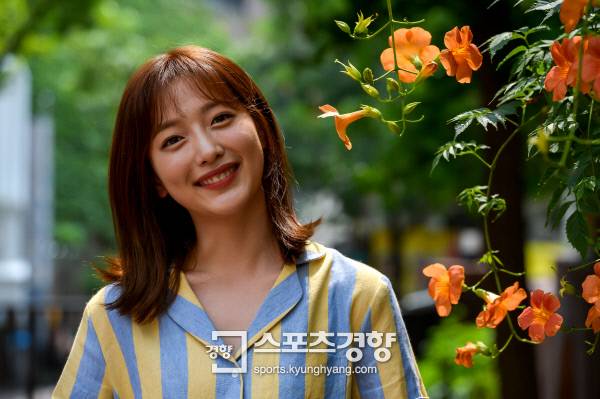 KBS2 월화극 <쌈, 마이웨이> 출연한 배우 표예진이 6일 서울 중구 정동 경향신문에서 인터뷰 전 포토타임을 갖고 있다. 2017.07.06 / 이석우기자 foto0307@kyunghyang.com