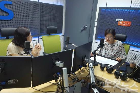 CBS 김현정의 뉴스쇼 스튜디오에 출연한 인천 살해 피해 아동의 대리인 김지미 변호사