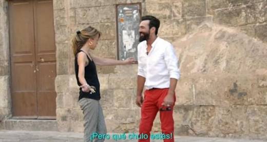 손질된 그의 외모와 스타일리쉬한 옷들은 일부 여성들의 눈길을 사로잡았다.