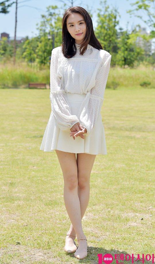 여민주 ‘우아한 화이트 원피스’