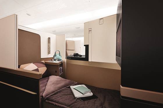 에티하드항공의 럭셔리한 비즈니스 좌석. 에티하드항공은 모든 노선에서 경매를 통해 좌석 업그레이드를 시도할 수 있다. [사진 에티하드항공]