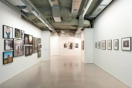 1층에 위치한 아트 갤러리. 정기적으로 컬렉션을 열어 다양한 작품을 전시한다. [사진 로얄 몽소 홈페이지]