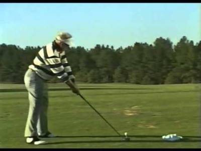 모 노먼의 독특한 어드레스 자세.