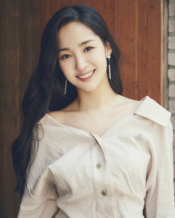 스포츠한국과 박민영이 만났다. 사진=문화창고 제공