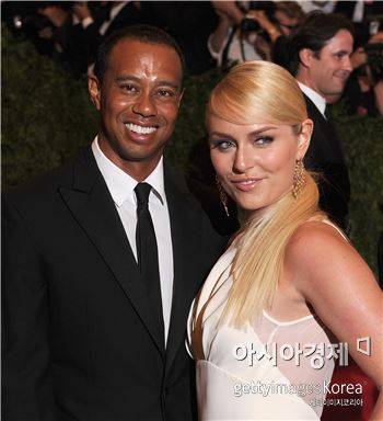 타이거 우즈(왼쪽)와 린지 본.