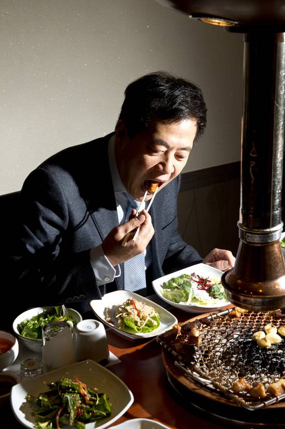 이헌룡 대표는 카페에서 아르바이트 하며 음식 장사를 꿈꿨다. 월간지 사진기자로 전국의 맛집을 돌며 맛뿐 아니라 경영자의 자세를 배웠다. 김경록 기자