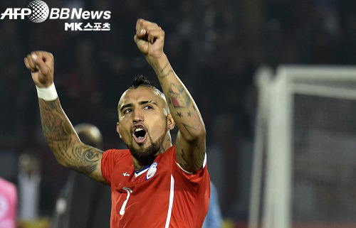 비달이 우루과이와의 ‘2015 코파 아메리카’ 8강전 승리 후 기뻐하고 있다. 사진(칠레 산티아고)=AFPBBNews=News1