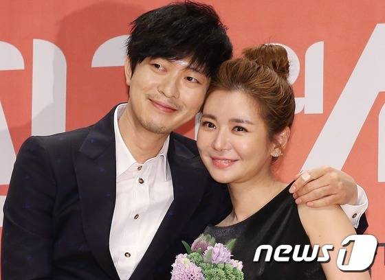 배우 장서희, 가수 윤건이 '님과 함께2'에서 하차한다. © News1DB