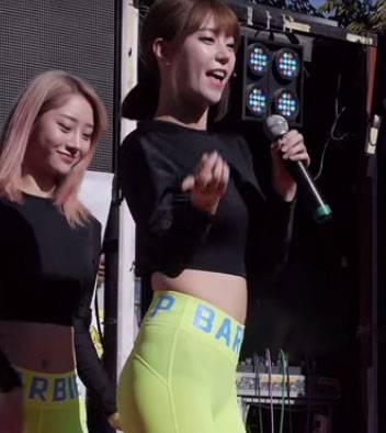 유투브 ‘식스밤(sixbomb) 소아 직캠’ 캡처